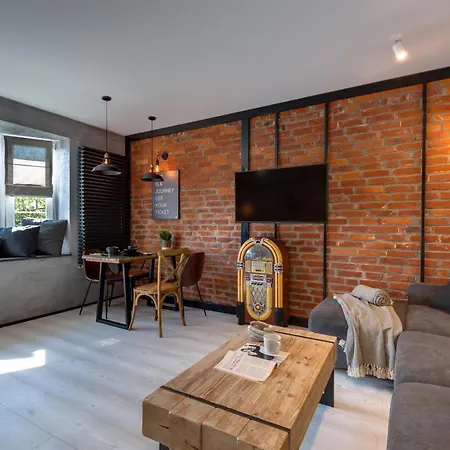 Colobrzeg Loft Apartment *